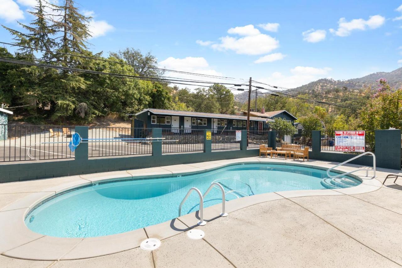The Atwell Sequoia Motel Rm 8 Three Rivers Eksteriør billede