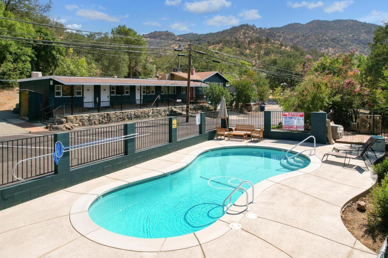 The Atwell Sequoia Motel Rm 8 Three Rivers Eksteriør billede